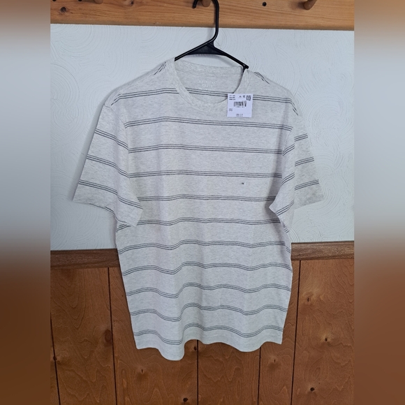 NWT AEO Light Gray Striped Super Soft Standard Fit Tshirt - Picture 3 of 6
